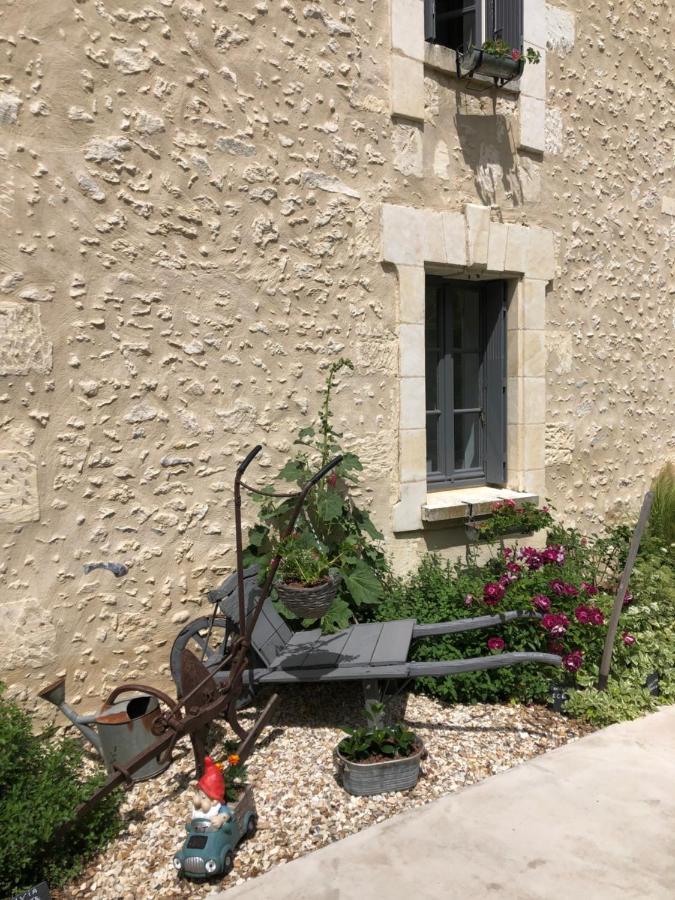 Les Chambres De L'Aigronne Le Petit-Pressigny Exterior foto